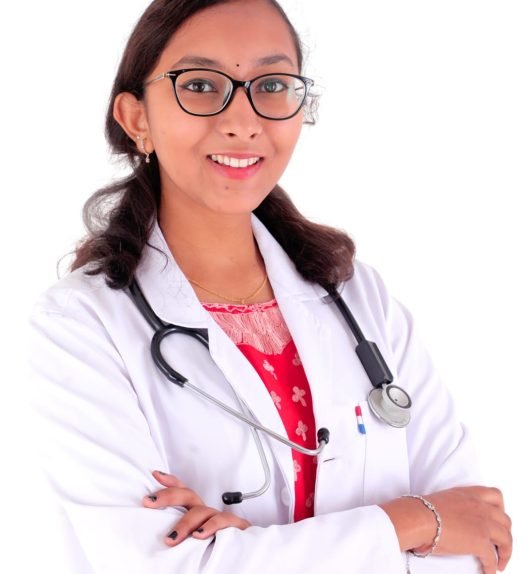 Dr. Shreya Padasalgi – Expert in Classical Ayurvedic Treatments and Holistic Patient Care